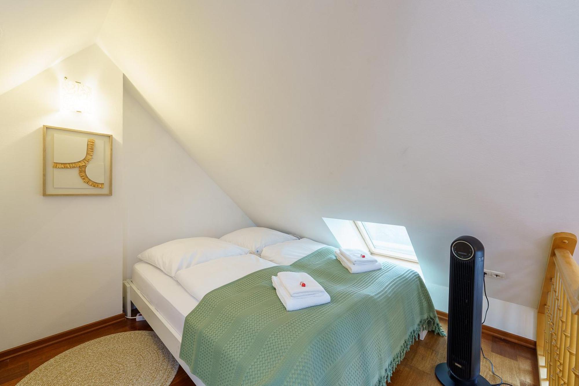 Maisonette Am Holstentor Mit Dachterrasse Und Heimkino Lübeck Extérieur photo