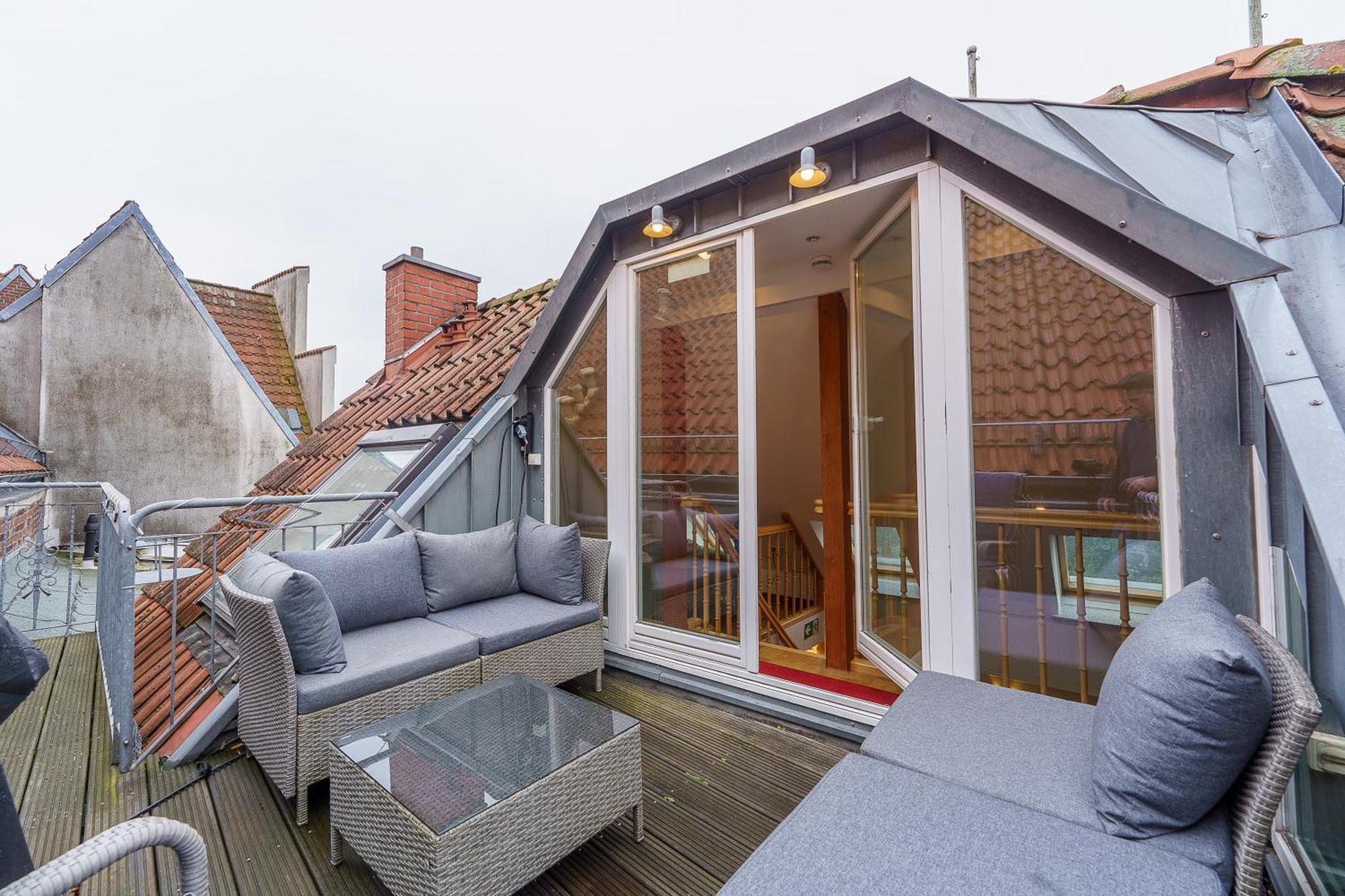 Maisonette Am Holstentor Mit Dachterrasse Und Heimkino Lübeck Extérieur photo