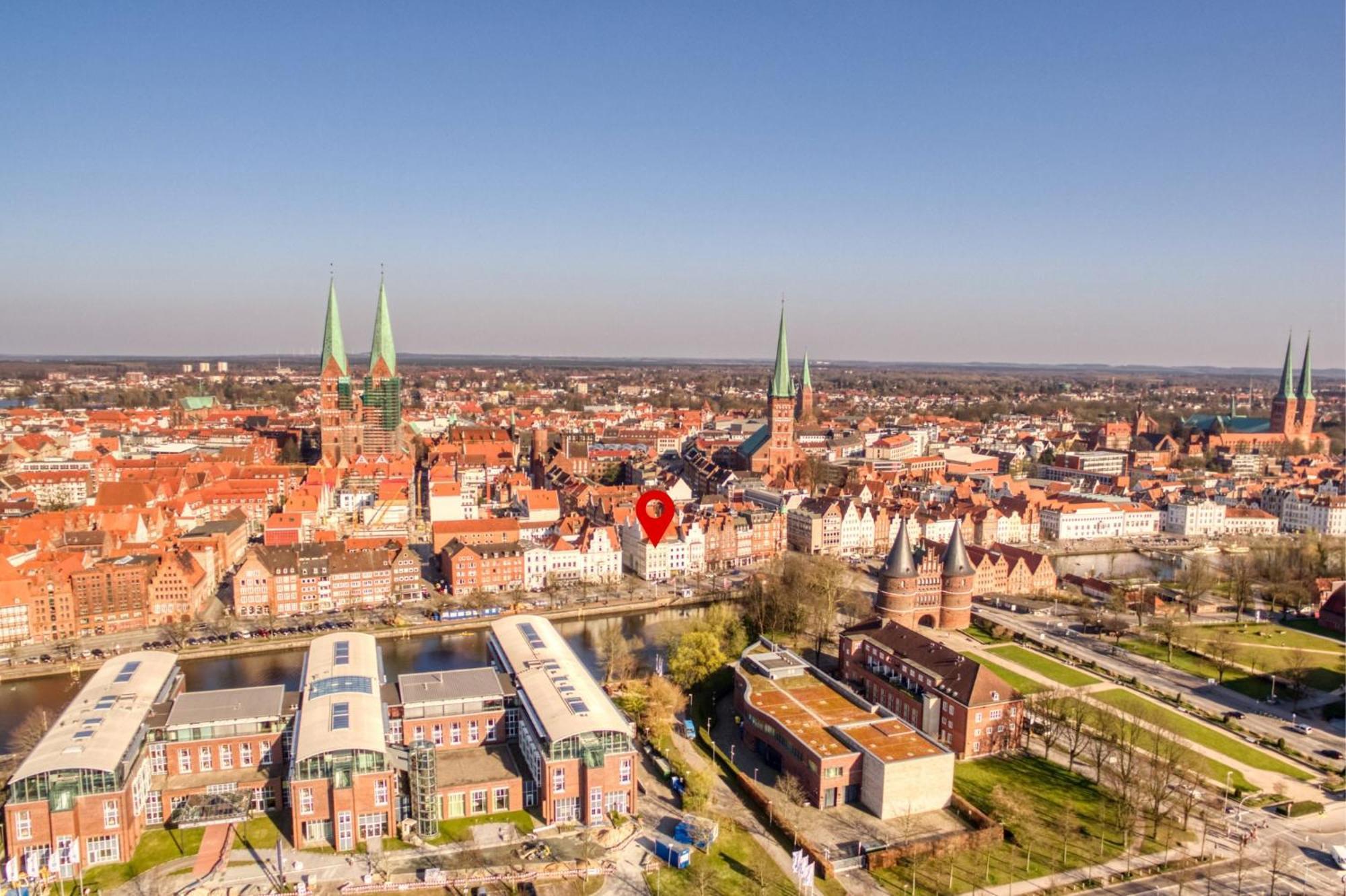 Maisonette Am Holstentor Mit Dachterrasse Und Heimkino Lübeck Extérieur photo